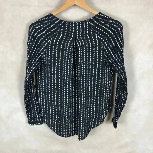 URBAN OUTFITTERS Criss Cross Front Top Size Small - Picture 5 of 9